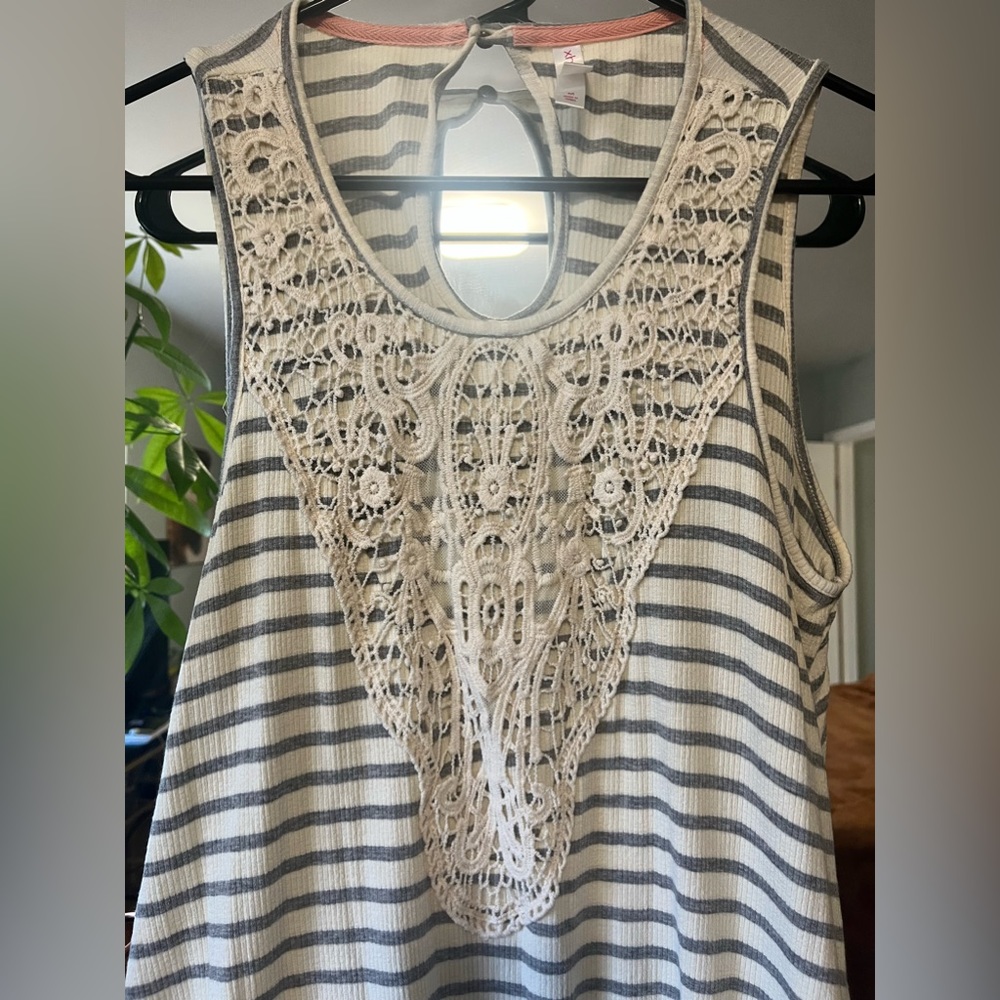Dress - Picture 2 of 4